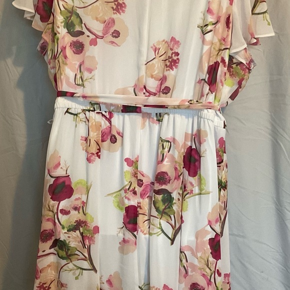 Lane Bryant plus size Flutter Sleeve Belted Dress.  White Floral. Lined. - Picture 4 of 8